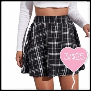 ⭐️3/$25⭐️ SHEIN EZwear Women's Elastic Waist Skater Plaid Skirt Size M